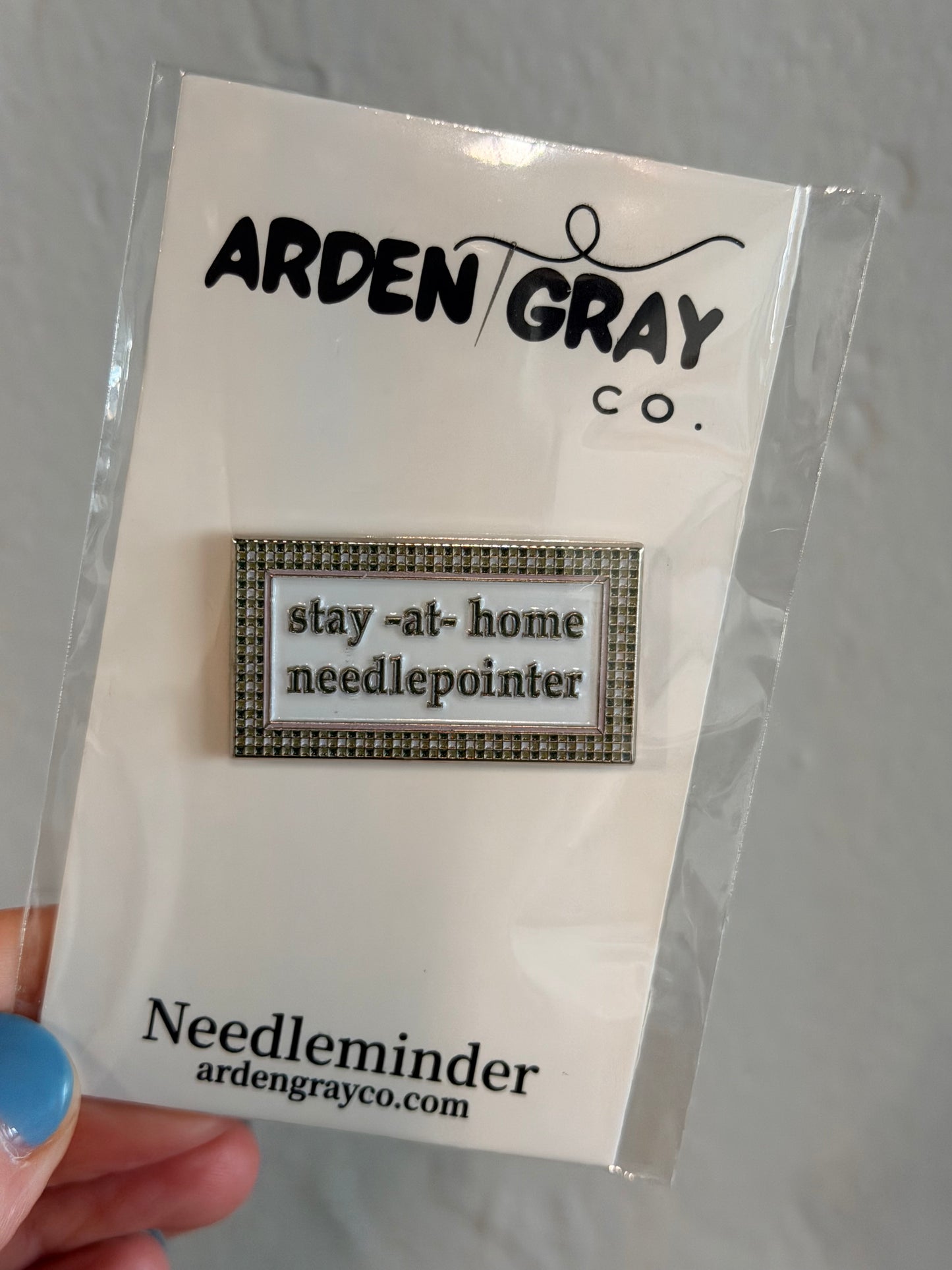 Stay-at-home Needlepointer Needle Minder