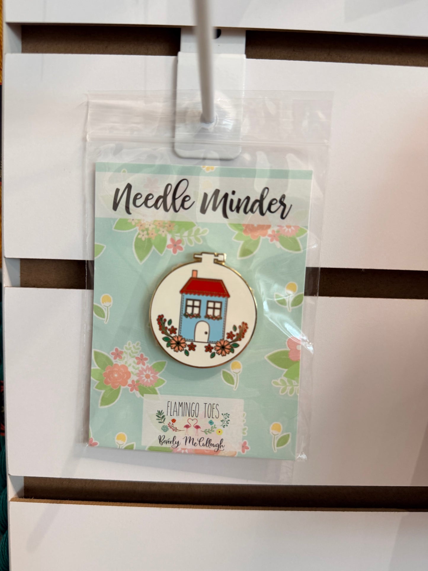 Sweet Home Embroidery Hoop Magnetic Needle Minder