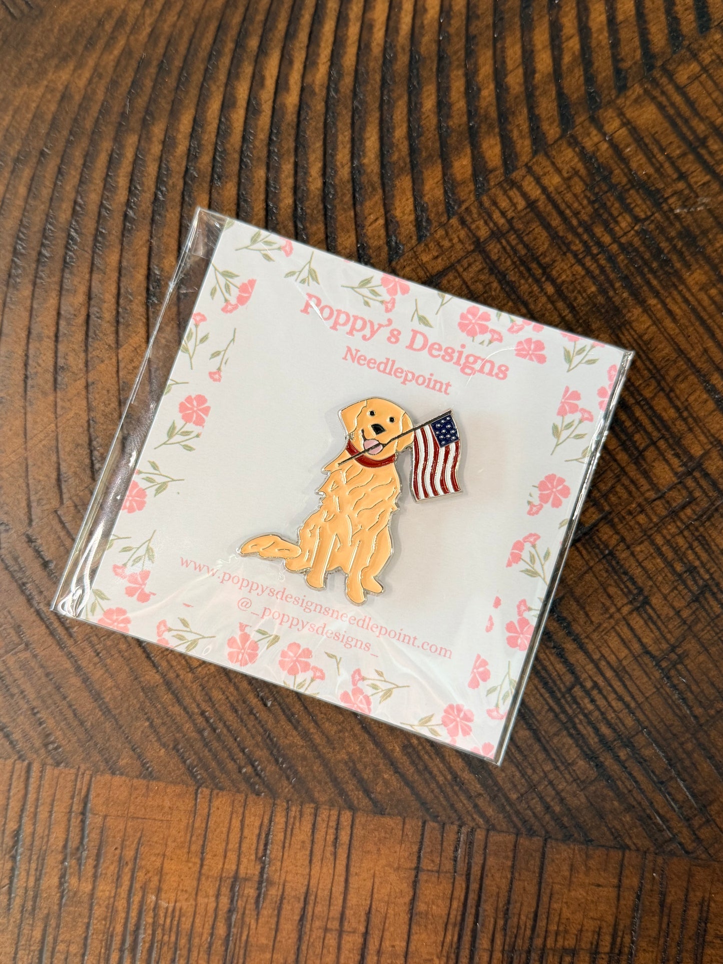 Golden Retriever with Flag Needle Minder