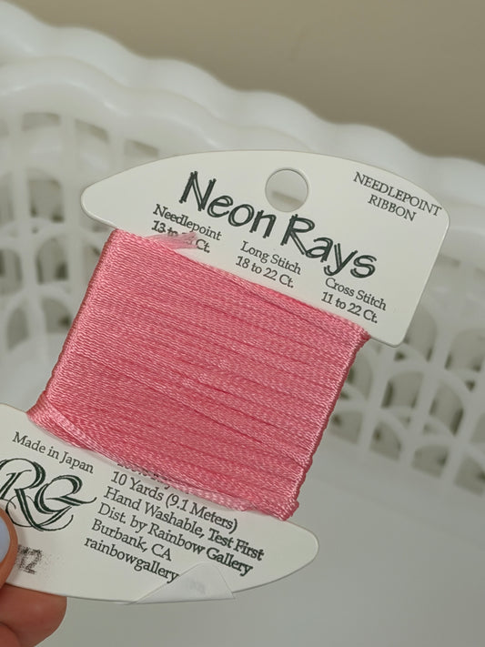 Neon Rays Pink N12