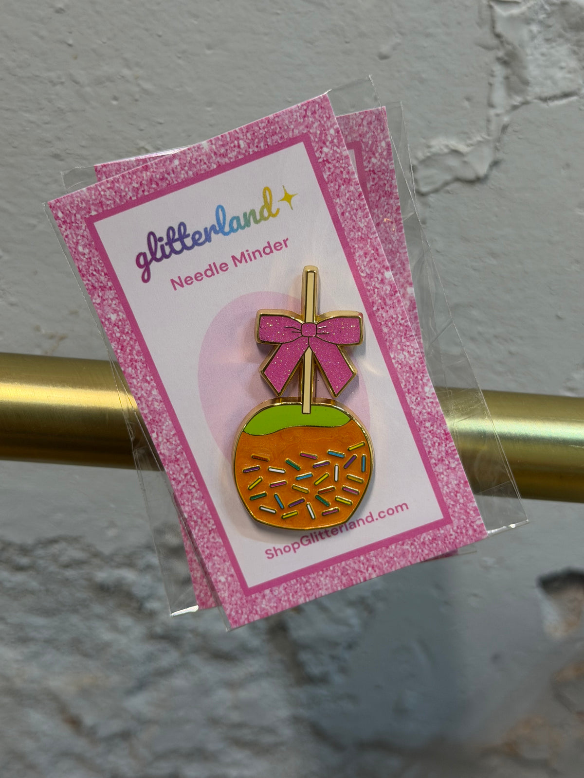 Candy Apple Needle Minder