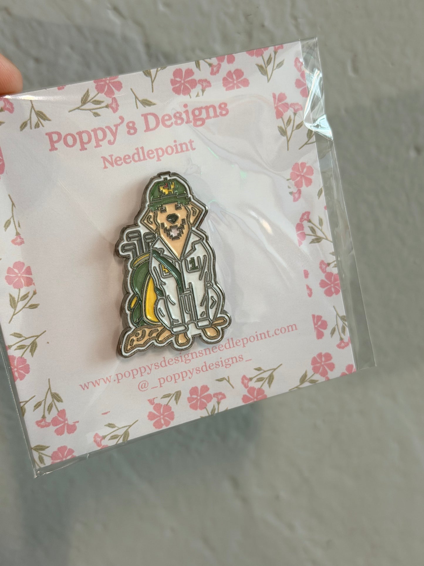 Caddie Dog Needle Minder