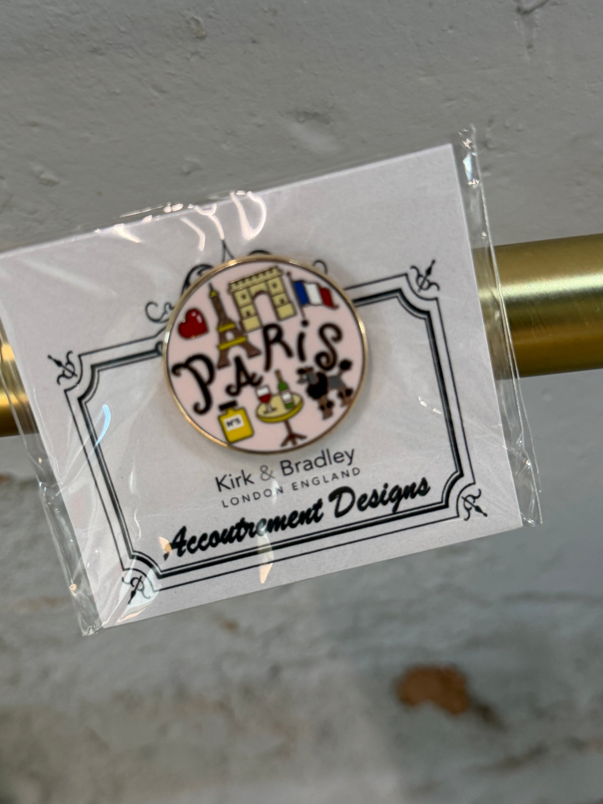 Paris Needle Minder