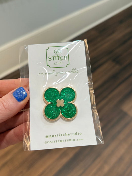 Green Glitter Clover Needle Minder