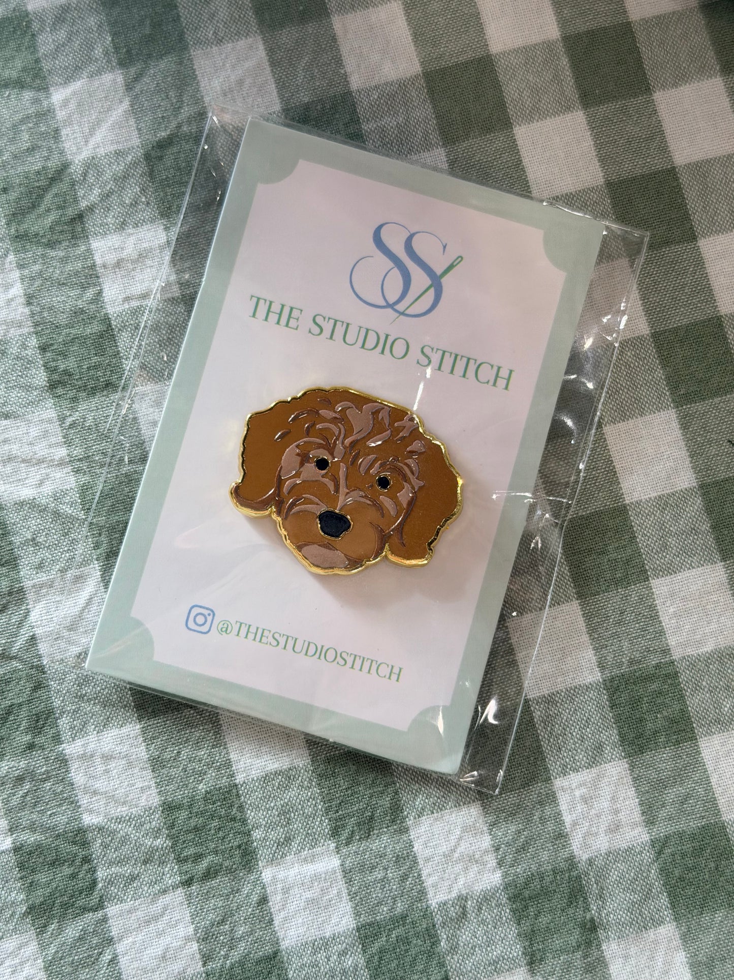 Golden Doodle Needle Minder